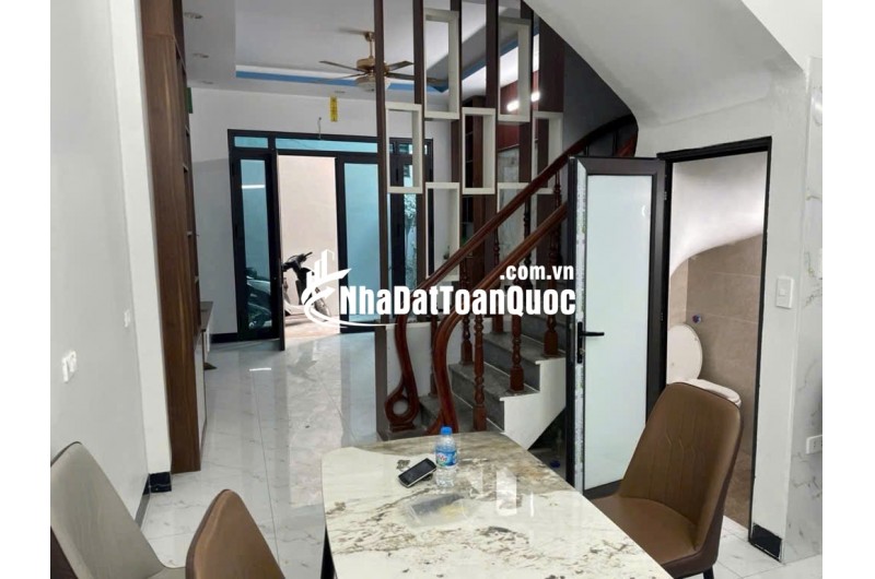 CỰC HIẾM – NHÀ TRUNG TÂM HOÀNG MAI – 43M2 – 4 TẦNG CHỈ 7.3 TỶ (TL). LH:0399422286.