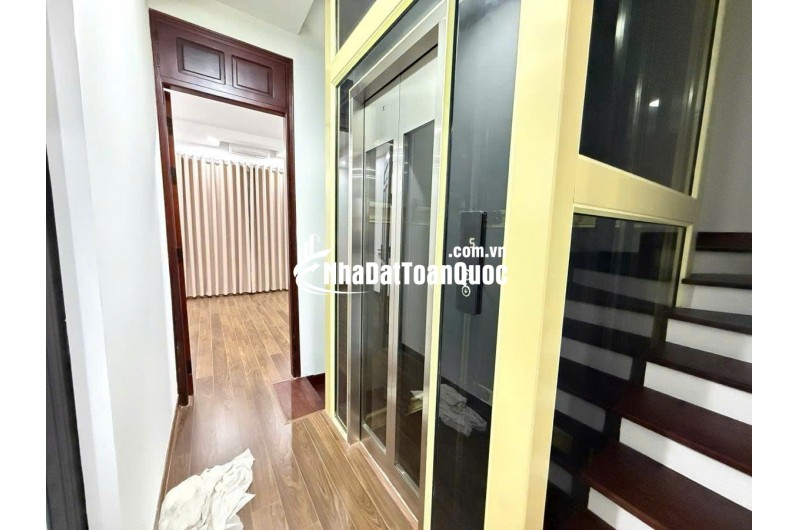 20 tỷ, khu Phân lô Lê Trọng Tấn 65m, 5 tầng, thang máy, mặt tiền 5m, kinh doanh