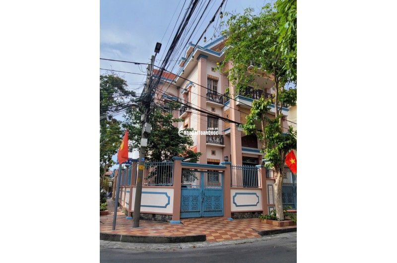 Biệt thự góc siêu vip khu bộ công an quận 7 , 39 tỷ !!!!!!!!!