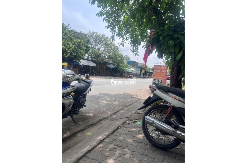 An cư Kdc Phú Xuân nhà phố 1 trệt 2 lầu , úp mái , mt trục chính 20m , giá 11,5 tỷ
