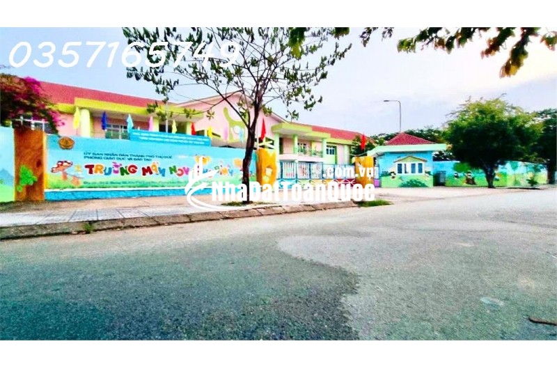 BÁN ĐẤT QUẬN 9 - NGAY CỔNG BÊN PHƯỚC THIỆN VIEW VINHOMES Q9 - LÔ GÓC 2 MẶT TIỀN -