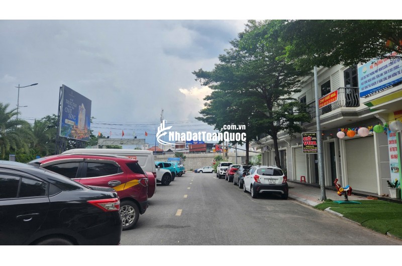 CĂN HỘ CAO CẤP CÓ DÒNG TIỀN -  NGAY VINCOM PLAZA DĨ AN - CĂN GÓC - VỊ TRÍ ĐẮC ĐỊA - 80M2 3 PN - NGAY NGÃ TƯ 550 TP DĨ AN - THANG MÁY THẺ TỪ - GIÁ CHỈ
