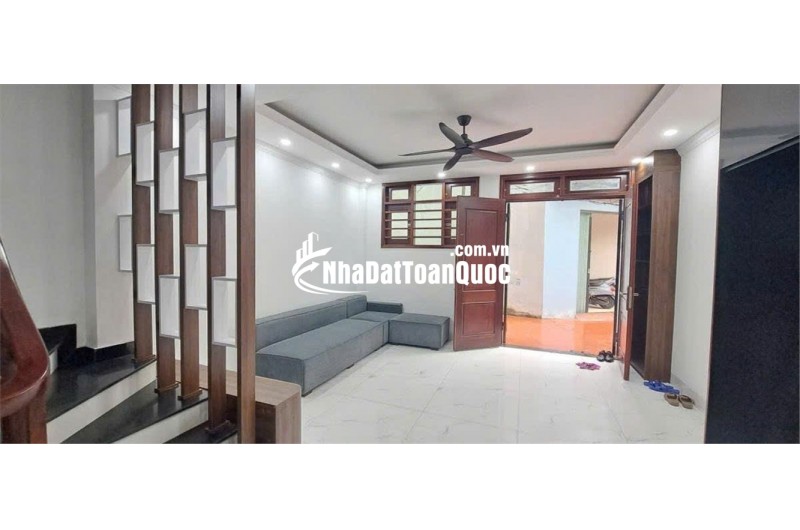 Bán nhà ngõ 564 Nguyen văn Cừ, Bồ Đề,35m 5T  oto ,KD, 7,6 tỷ .