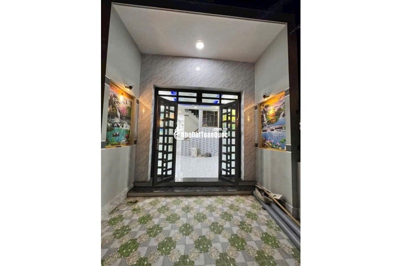 BÁN NHÀ NGAY TRUNG TÂM THỊ TRẤN CẦN GIUỘC GIÁ CỰC TỐT