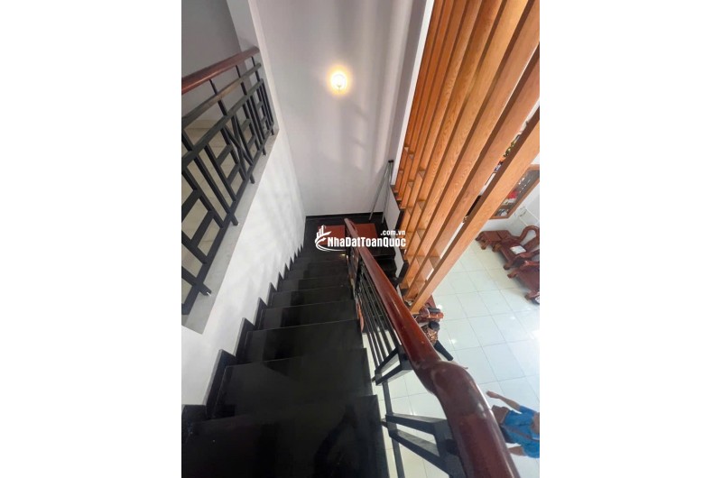 NHÀ ĐƯỜNG OTO ĐÔNG THẠNH HÓC MÔN - NGAY CHỢ GẤU TRỊNH THỊ DỐI VỚI LÊ VĂN KHƯƠNG - 5.7M X17M - 94M2 - GIÁ 5,2 TỶ