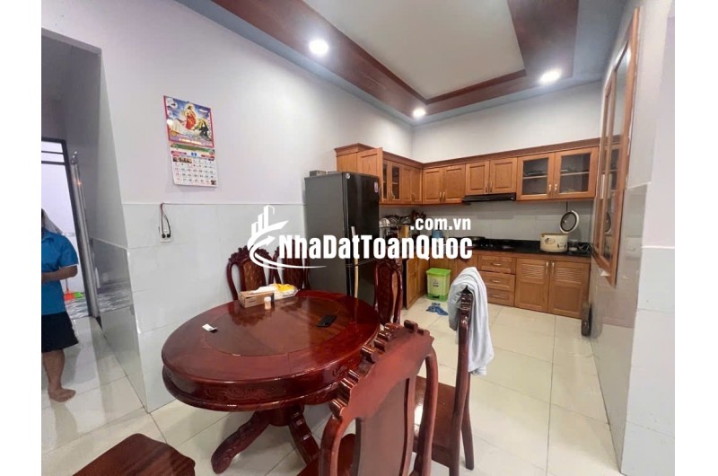 NHÀ ĐƯỜNG OTO ĐÔNG THẠNH HÓC MÔN - NGAY CHỢ GẤU TRỊNH THỊ DỐI VỚI LÊ VĂN KHƯƠNG - 5.7M X17M - 94M2 - GIÁ 5,2 TỶ