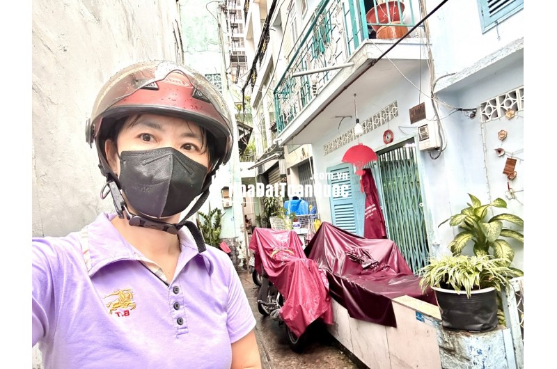 BÁN LÔ ĐẤT NGANG 5.1M- TIỆN XÂY CHDV HOẶC XÂY NHÀ THEO CÔNG NĂNG SŨ DỤNG CỦA CHỦ- TỌA LẠC ĐƯỜNG BẾN VÂN ĐỒN RA HOÀNG DIỆU ĐẾN NGUYỄN TÂT THÀNH.