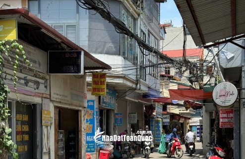 NHÀ MẶT PHỐ LAI XÁ –  1 NHÀ RA QL32 - Diện tích 40m2 - 4 tầng - giá chỉ 8,x  tỷ.