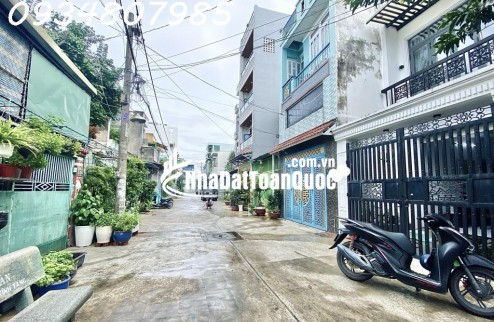 Nhà to như Biệt Thự, Hẻm ô tô quay đầu, 130m2 ngang 8mx18, 3 tầng btct sát trường chinh