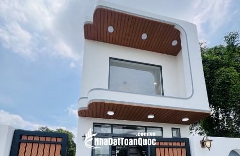 NHÀ ĐẸP NGAY TRUNG TÂM THỊ TRẤN CẦN ĐƯỚC GIÁ CỰC RẺ