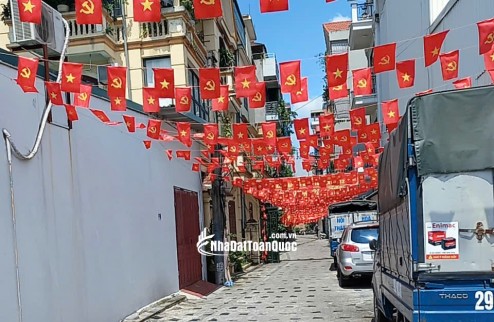 BÁN NHÀ PHÂN LÔ, 40M - NGOC THUY- LONG BIÊN – Ô TÔ VÀO NHÀ – 2 MẶT NGÕ – TT QUÂN ĐỘI - 8.X ĐỒNG