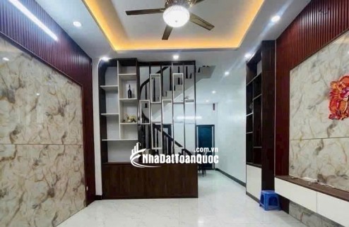 CỰC HIẾM – NHÀ TRUNG TÂM HOÀNG MAI – 43M2 – 4 TẦNG CHỈ 7.3 TỶ (TL). LH:0399422286.