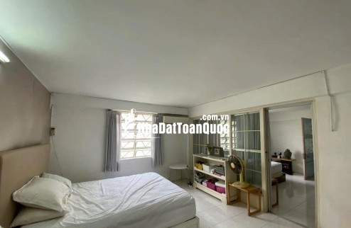 Đầu Tư/Cho Thuê: Nhà Hẻm Xe Hơi gần Hai Bà Trưng, Q1 - DT: 105m²,4 Tầng, 9PN - Giá Rẻ Nhất Khu Vực