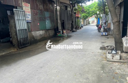 Bán nhà riêng tại KĐT Phù Khê, 2,7 tỷ, 50m2, mặt tiền 4m, pháp lý đầy đủ, uy tín!
 Phù Khê, Phù Khê, Từ Sơn, Bắc Ninh!
 Giá chỉ 2,7 tỷ VND,