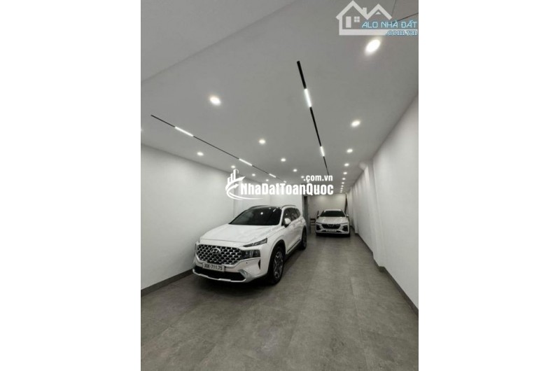 SIÊU PHẨM MẶT PHỐ TRỊNH ĐÌNH CỬU THANH XUÂN - 9 TẦNG THANG MÁY GIÁ CHỈ 28,5 TỶ.