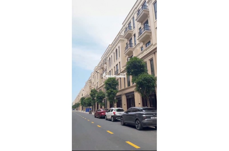 Nhà phố Vinhomes Cổ Loa, view vườn hoa, còn sót lại mua từ chủ đầu tư. Giá gốc