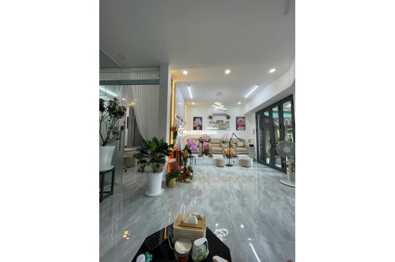 Sang tiệm Spa hoặc cho thuê, Spa Full đồ cao cấp vào là làm ngay