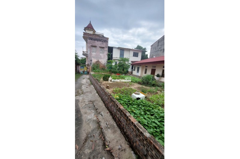 BÁN ĐẤT ĐẢN MỖ , THOÁNG, VỊ TRÍ ĐẸP GẦN UBND TRƯỜNG HỌC, THÍCH HỢP Ở, ĐẦU TƯ, XÂY NHÀ