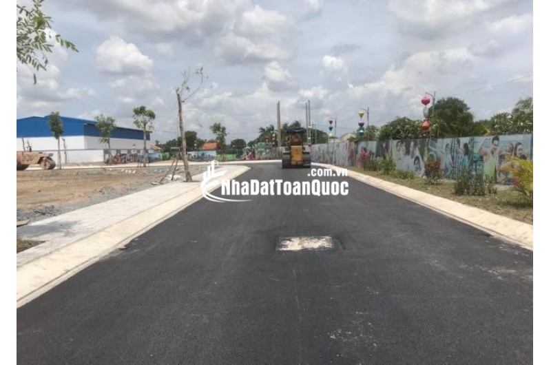 Cần ra gấp lô đất DT 826 Long An