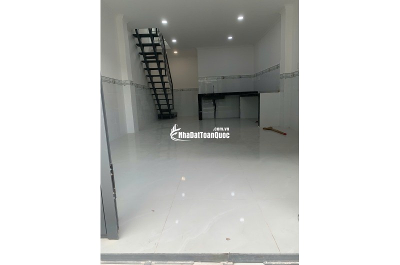 Bán nhà 1 trệt 1 gác suốt cách Nguyễn Văn Linh chỉ 100m nhà mới tinh