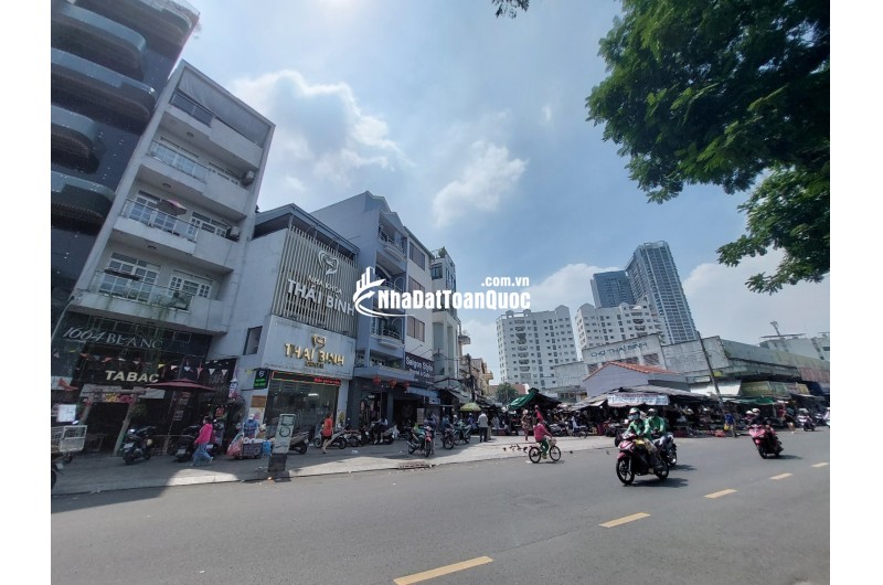 Nhà đẹp đường Phạm Ngũ Lão 5 tầng, 5 phòng ngủ, 54 m2 giá chỉ 13,5 tỷ