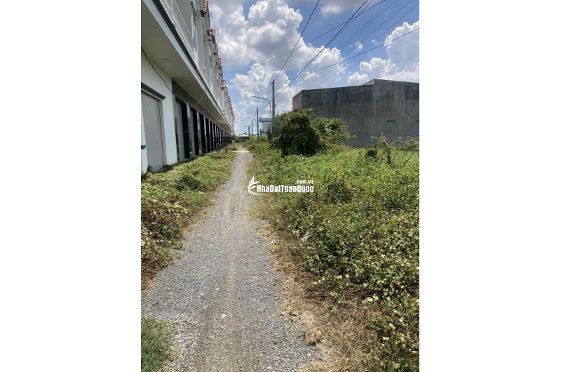 Bán gấp lô 5 x 18 KDC Long Cang Cần Đước chính chủ