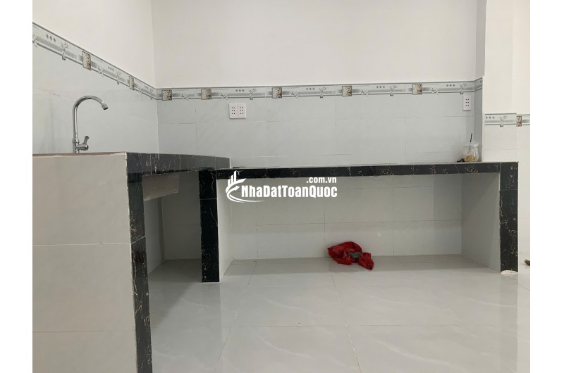 Bán nhà 1 trệt 1 gác suốt cách Nguyễn Văn Linh chỉ 100m nhà mới tinh