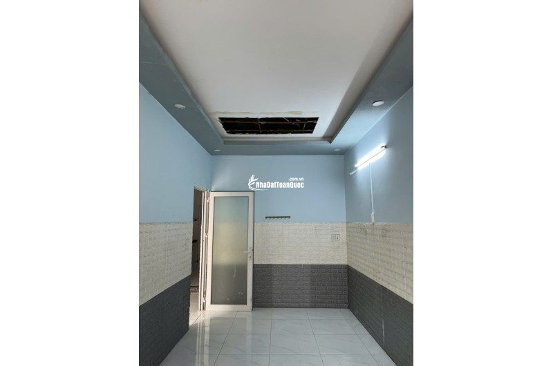Bán nhà cấp 4 mặt tiền đường 12m KDC chợ đầu mối nông sản Thủ Đức