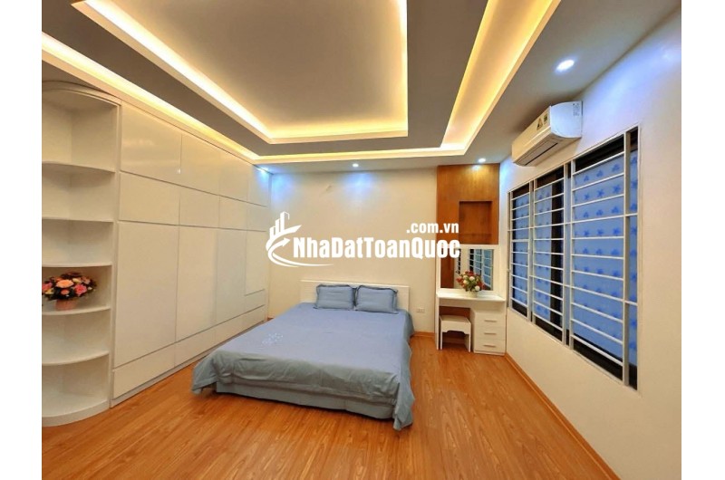 Bán nhà ngõ 132 cầu giấy 59m x5 tầng giá 15,5 tỷ ,cách ô tô 20m