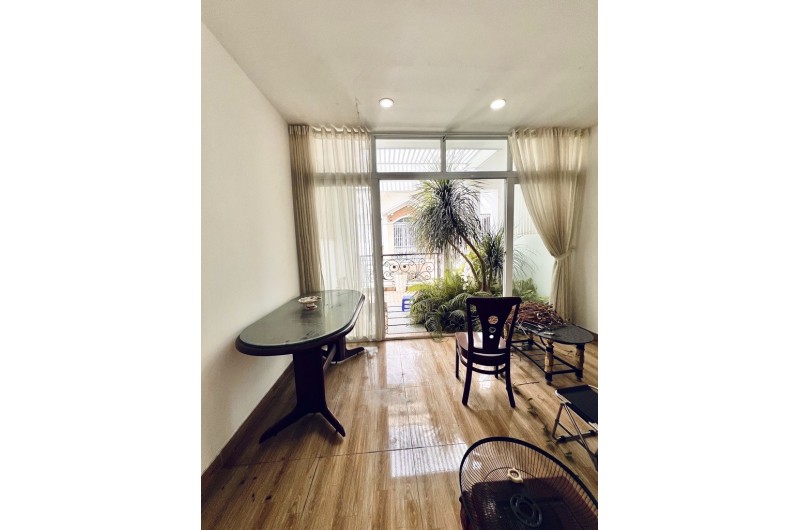 KHU ĐỒNG BỘ HẺM Ô TÔ TRÁNH NHAU NGAY EMART PHẠM VĂN CHIÊU