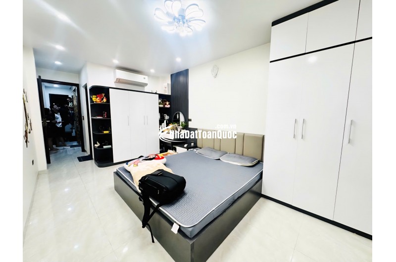 Lô góc Hoàng Hoa Thám, 2 mặt thoáng, 10m ra ô tô – 11 tỷ