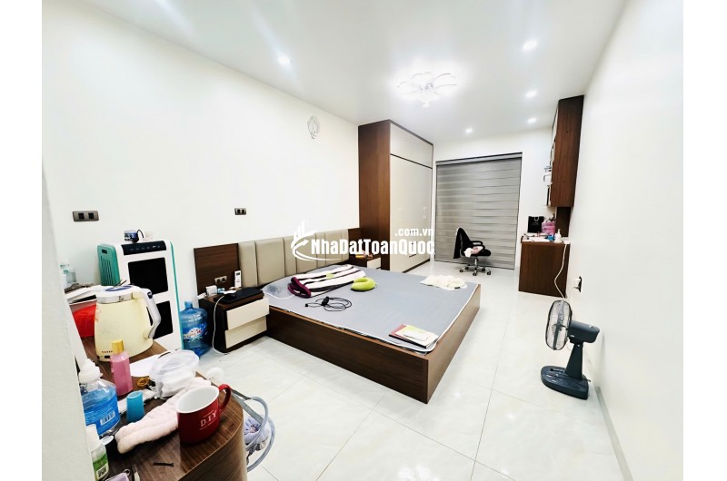 Lô góc Hoàng Hoa Thám, 2 mặt thoáng, 10m ra ô tô – 11 tỷ