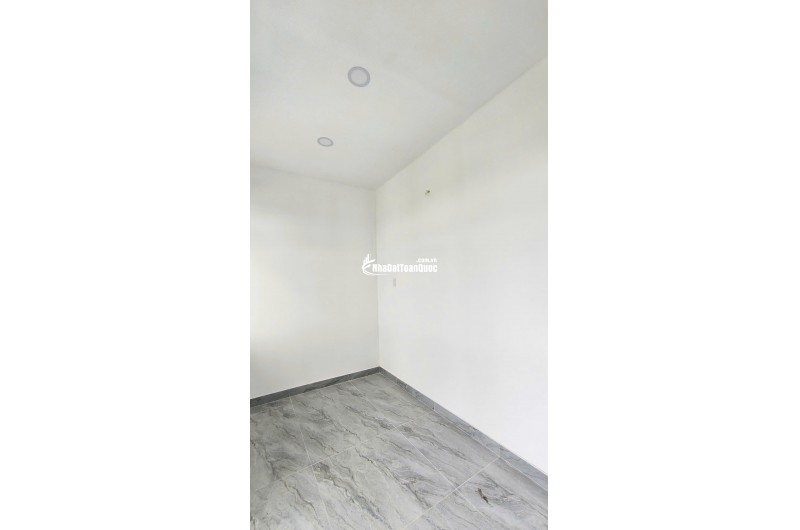 Cần bán gấp căn nhà 3 tầng nằm tại chợ Rạch Kiến - Long An