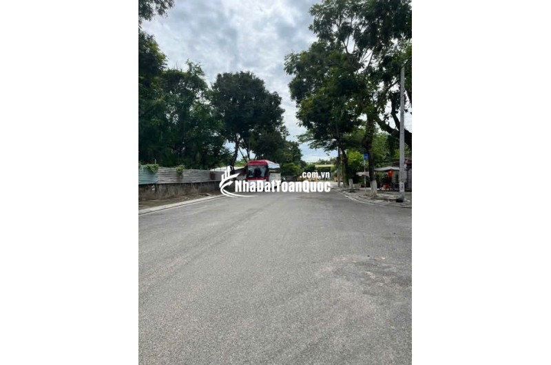 Lô góc Nguyễn Thị Định và đường Phan Như Cẩn đối diện sân bay cũ. Khu quân đội an ninh thuộc dạng vip ở Nha Trang. Cách chợ Osin 50 mét

Dt. 80m2