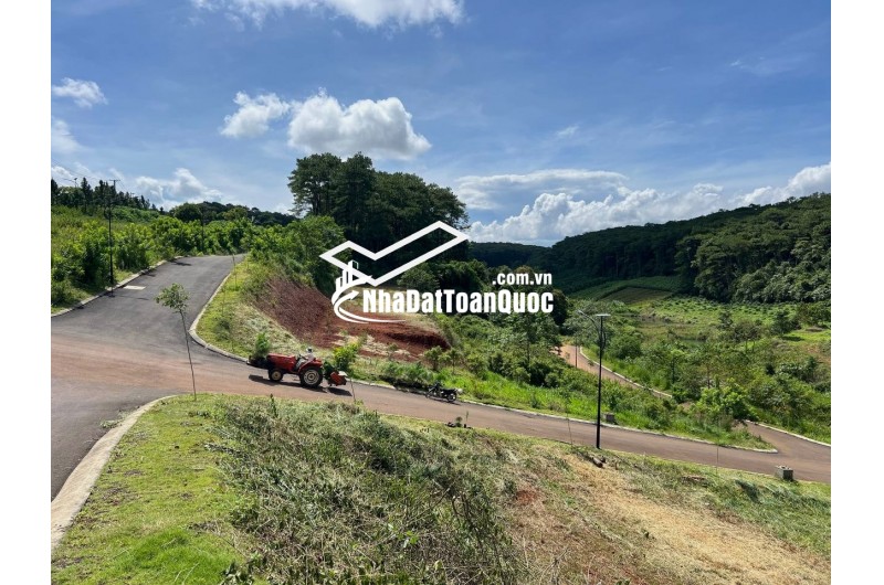 BÁN LÔ ĐẤT NỀN KHU NGHỈ DƯỠNG P2 BẢO LỘC, CÁCH NGÃ 5 ĐAMBRI 6 PHÚT ĐI XE