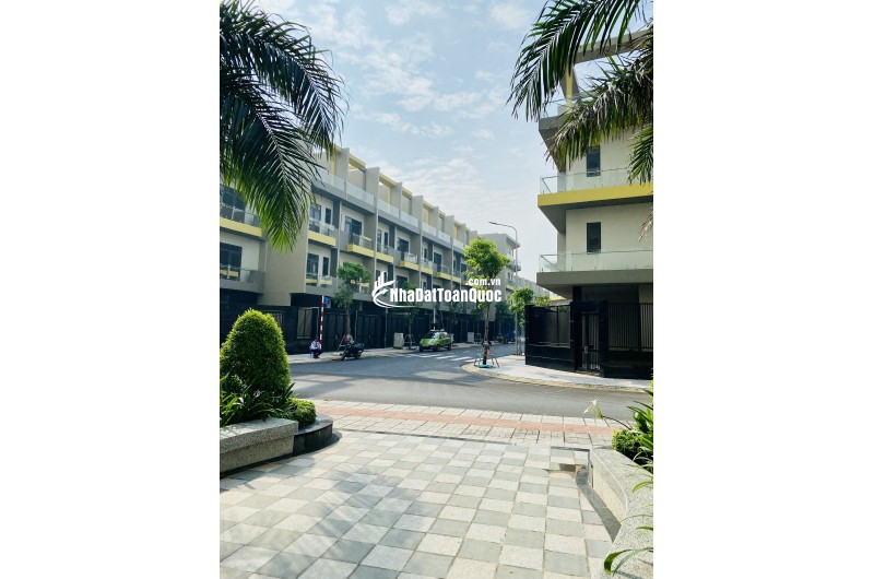 BÁN NHÀ PHỐ TRUNG TÂM CỦA TRUNG TÂM –  4 TẦNG, SHR, MẶT TIỀN 13M