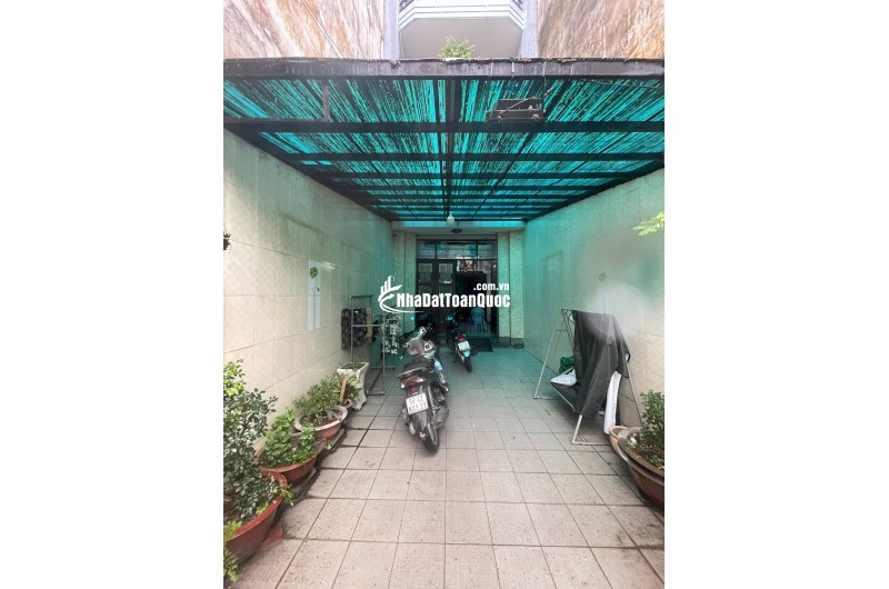 Cần Bán MT Ngang 4x25m Võ Văn Kiệt Q1 5 tầng view sông