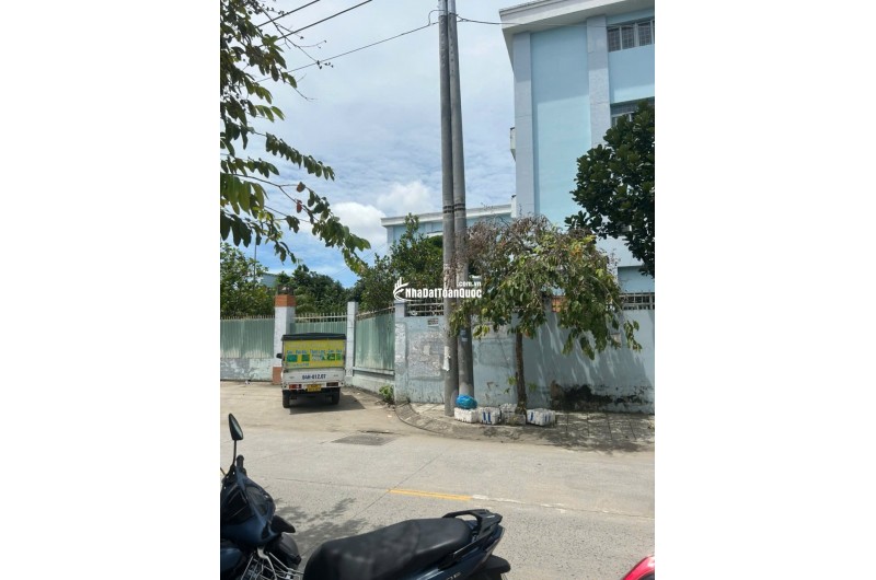 BÁN ĐẤT THỔ CƯ - NGANG KHỦNG 7M X28m - ĐƯỜNG XE HƠI 6M - GẦN UBND PHƯỜNG THẠNH LỘC , Q12 Giá chỉ 5.7 TỶ