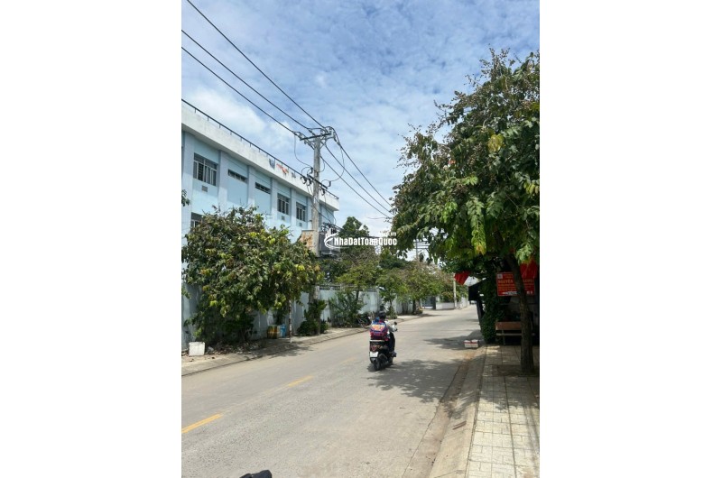 BÁN ĐẤT THỔ CƯ - NGANG KHỦNG 7M X28m - ĐƯỜNG XE HƠI 6M - GẦN UBND PHƯỜNG THẠNH LỘC , Q12 Giá chỉ 5.7 TỶ