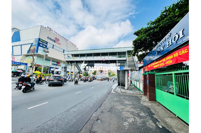 Cần bán gấp 1 căn mini House 5 Tầng trên đường Quang Trung, đối diện Coopmart, Gía chỉ 4 tỷ 950.