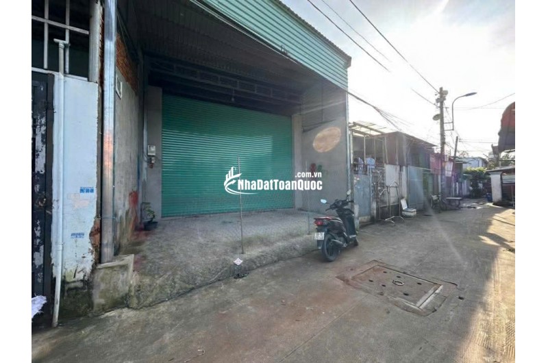 Kho 4t.ỷ Thới Tam Thôn, Hóc Môn, đường ôtô .
 Lh 07838 +93838 để xem kho