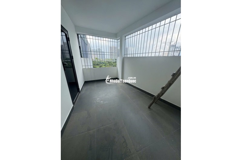 bán nhà lô góc miêu nha ba bước chân ra trục chính giá siêu rẻ