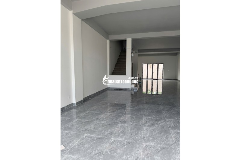 Nhà mặt tiền Phạm Văn Đồng, ngay Gigamall. DT 7.4x29 nhà 1 trệt 2 lầu mới xây