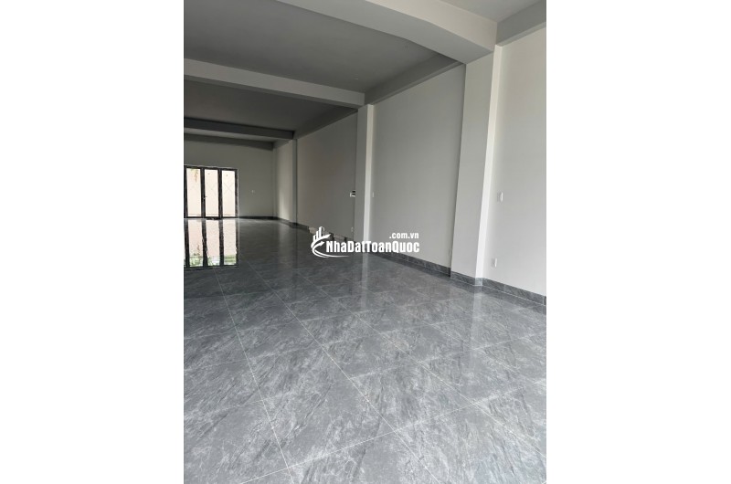 Nhà mặt tiền Phạm Văn Đồng, ngay Gigamall. DT 7.4x29 nhà 1 trệt 2 lầu mới xây