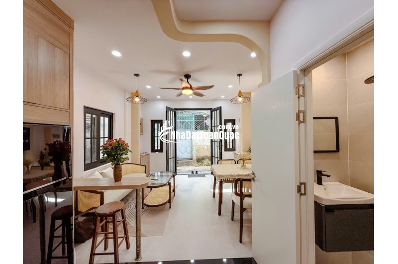 SBÁN NHÀ LÊ VĂN SỸ QUẬN 3- CĂN GÓC HẺM THÔNG - NGANG 4M ĐỦ NỘI THẤT: nhỉnh 4 Tỷ. SANG 0777826387