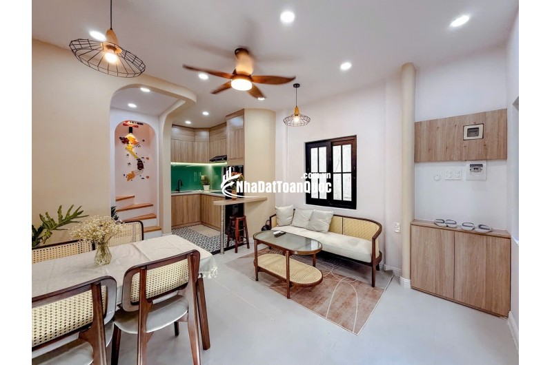 SBÁN NHÀ LÊ VĂN SỸ QUẬN 3- CĂN GÓC HẺM THÔNG - NGANG 4M ĐỦ NỘI THẤT: nhỉnh 4 Tỷ. SANG 0777826387