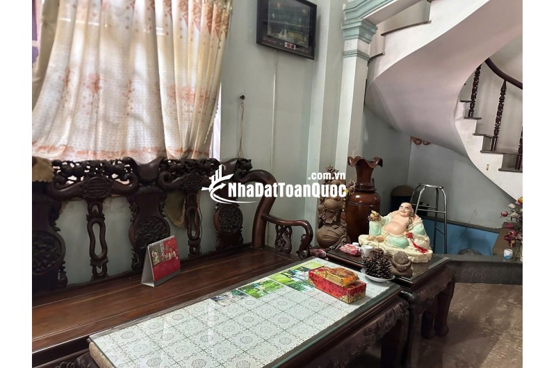Bán nhà mặt tiền Dương Công Khi, Hóc Môn. DT 200m2, 3 tầng, 6PN. Sổ hồng, giá 15 tỷ.