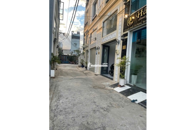 BÁN ĐẤT XE HƠI ĐỖ CỬA - HUỲNH TẤN PHÁT - QUẬN 7. NGANG CHUẨN 5 M - CHỈ 5.8 tỷ