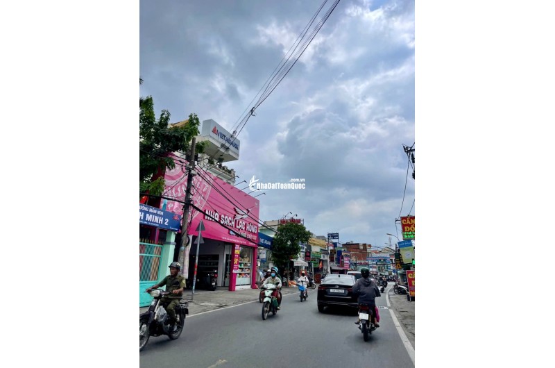 Nhà 4 tầng, 1 xẹt Đỗ Xuân Hợp, Phước Long B (Q9 cũ), đối diện chợ, 4 phòng ngủ, nhỉnh 5 tỷ