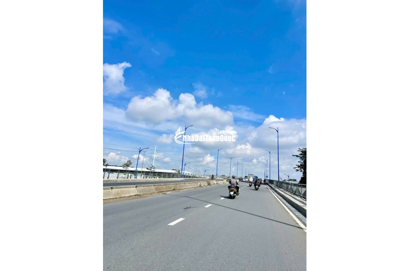 Nhà 4 tầng, 1 xẹt Đỗ Xuân Hợp, Phước Long B (Q9 cũ), đối diện chợ, 4 phòng ngủ, nhỉnh 5 tỷ